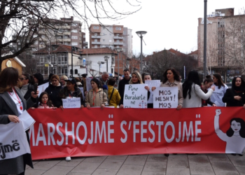 “Marshojmë s’festojmë” gjobiten nga Policia për marshin e 8 marsit