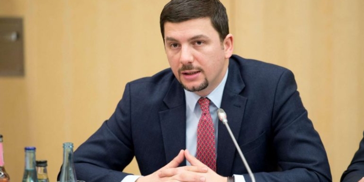 Memli Krasniqi e quan të paaftë Qeverinë Kurti