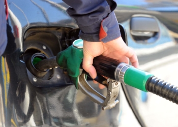 Berjani: Çmimi i naftës në Kosovë pritet të arrijë deri në 1,80 euro