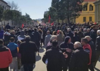 Ka filluar dita e pestë e protestës në Shqipëri