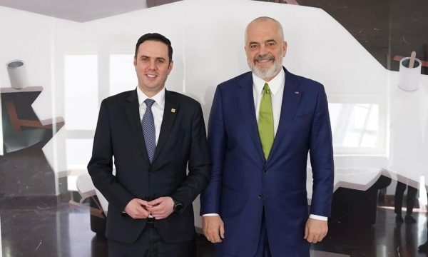 Edi Rama e quan Lumir Abdixhkun “kryetarin reformator”