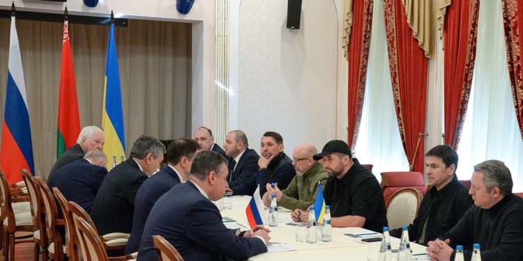 Sot vazhdon raundi i katërt i bisedimeve Ukrainë-Rusi