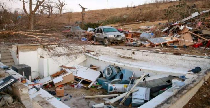 Kurti ngushëllon familjet e të vdekurve nga tornado në Iowa