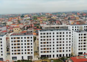 Përfundon ndërtimi i mbi 600 apartamenteve për të prekurit e tërmetit në Shqipëri