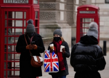 ​Dhjetëra njerëz në Britani janë infektuar me COVID katër herë, e mijëra të tjerë nga tri herë