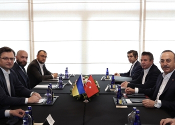 Takohen diplomatët e Ukrainës dhe Turqisë