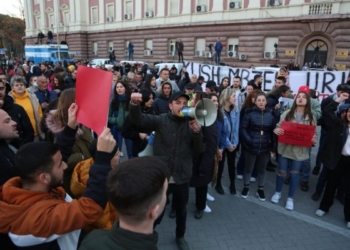 ​Dita e gjashtë e protestës kundër rritjes së çmimeve në Tiranë