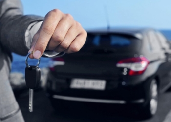 I merr veturën dhe nuk e kthen më