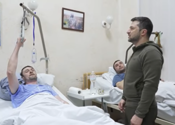 ​Zelensky viziton ushtarët e plagosur ukrainas