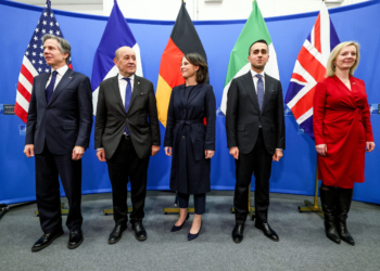 Ministrat e Jashtëm të NATO-s takohen në Bruksel për të diskutuar për luftën në Ukrainë