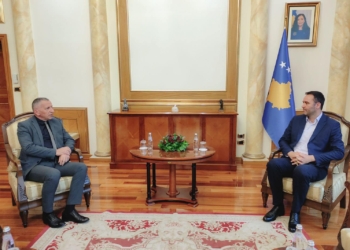 Konjufca takon Kamberin: Guximi dhe vendosmëria e tij duhet të jenë shembull edhe për të tjerët