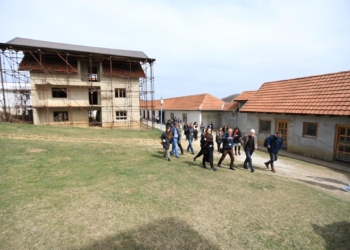 Grupi i ekspertëve vizitë pune në Kompleksin Memorial Adem Jashari