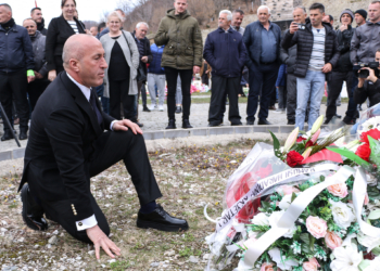 Ramush Haradinaj përkujton Agim Ramadanin në 23 vjetorin e rënies së tij