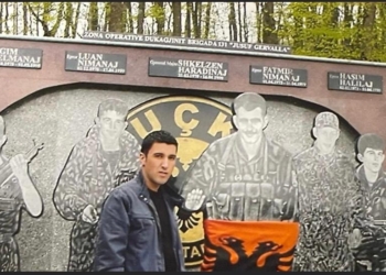 Haradinaj kujton vëllain e tij Enverin: Mbijetove plagët e luftës, por të vranë pas shpinës në liri