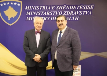 Latifi takoi një grup bashkatdhetarësh shqiptarë nga Izmiri i Turqisë