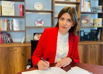 Ulen tarifat e përmbaruesve privat për 40%