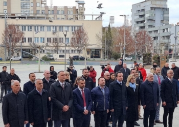 Mehaj: Kur qëndrojmë pranë varreve të heronjve, kujtojmë se sa shumë gjak është derdhur për lirinë