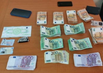 Tentoi t’i fshehë 60.000 euro, arrestohet nga policia