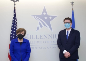 Murati dhe Albright diskutojnë për investime 200 milionëshe në fushën e energjisë