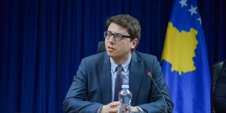 Murati jep detaje nga marrëveshja për ndarjen e mbi 34 mijë pakove ushqimore