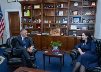 Osmani diskuton me kongresistin amerikan për anëtarësimin e Kosovës në NATO