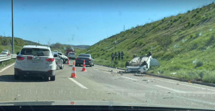 Aksident në autostradën “Ibrahim Rugova”, lëndohen dy persona