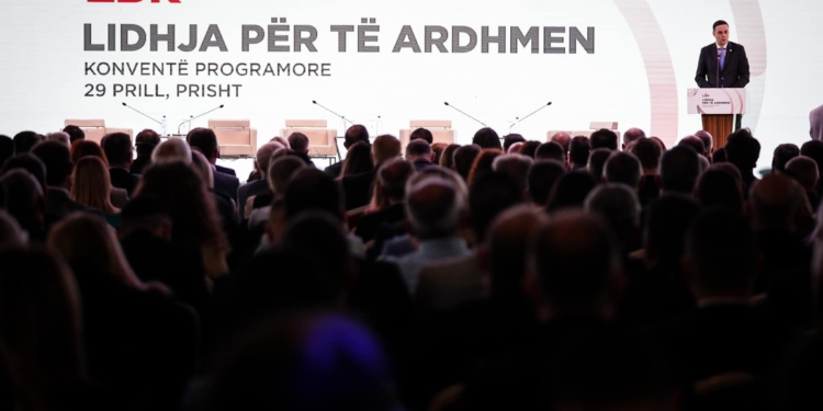 Abdixhiku: LDK-ja synon t’i japë Kosovës program politik të djathtë, rugovist