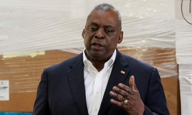 Sekretari amerikan i Mbrojtjes: Ukraina mund ta fitojë luftën nëse ka pajisjet e duhura