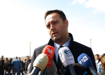 Konjufca në Rezallë: S’do të ndalemi derisa Serbia të mbahet përgjegjëse për të gjitha masakrat në Kosovë