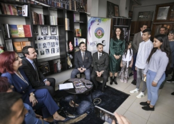 ​ Kurti vizitoi organizatën më të vjetër rome në Prizren: Jemi të interesuar të përkrahim komunitetet