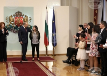 Bullgari, presidenti Radev u ndan certifikata nxënësve në Ditën Ndërkombëtare të Romëve