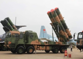 Perëndimi i shqetësuar nga dërgesa e fshehtë e armëve që Serbia pranoi nga Kina