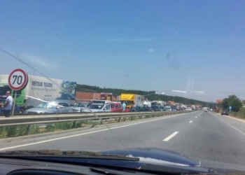 ​Aksident i rëndë në magjistralen Prishtinë-Pejë, disa të lënduar