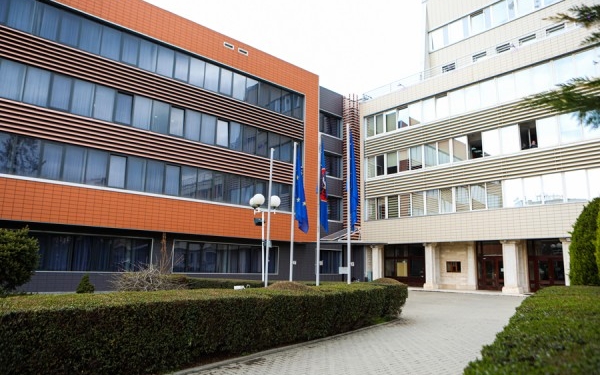 ​Nëntë komisione parlamentare mblidhen sot