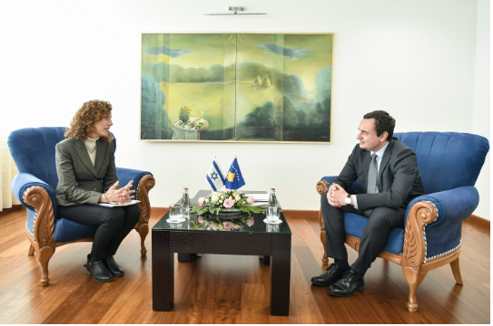 Ambasadorja izraelite pritet në takim nga Kurti, e fton atë për vizitë në Izrael