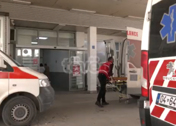 20 vjeçarja e aksidentuar në Fushë Kosovë në gjendje të rëndë, shoferi ik nga vendi i ngjarjes