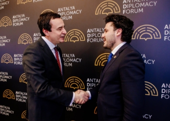 Kurti uron Abazoviqin: Mezi pres të punojmë së bashku