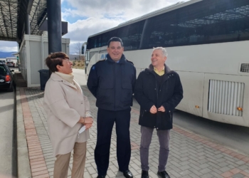 Ambasadori i Gjermanisë dhe ajo e Francës vizitojnë Merdaren në ditën e zgjedhjeve serbe