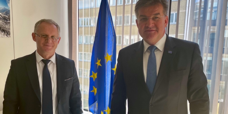 Deklarohet Lajçaku: Takimi i sotëm mes Kosovës dhe Serbisë është në rrugë të mbarë