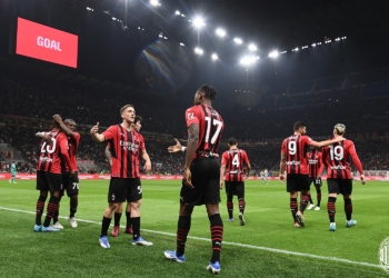 Milani kryeson me krenari në ”samitin” e Serie A