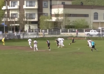 VIDEO/ 15-vjeçari me gol fantastik shpëtoj ekipin e Phoenix nga humbja