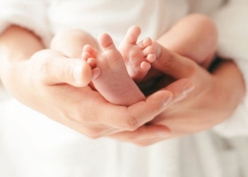 Brenda 24 orëve në Kosovë u lindën 23 foshnje, 8 vajza dhe 15 djem