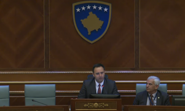 “Mos bëni hajgare” – Konjufca kritikon deputetët e Lëvizjes Vetëvendosje