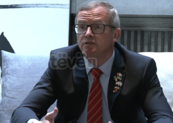 Fehlinger: Ka ardhur koha që të suspendohet statusi kandidat i Serbisë për në BE