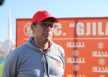 Frashëri u sulmua nga tifozët e Gjilanit, Munishi: Nuk e kam parë incidentin, por as nuk kemi qejf të ndodhin dhe shohim skena të tilla
