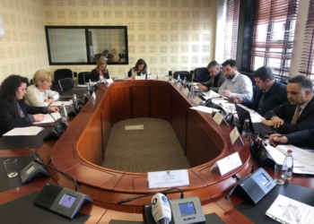 Miratohet projektligji që detyron deputetët të pezullojnë punën në fakultet