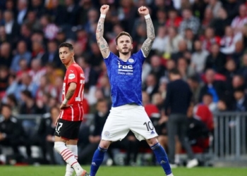 “Dhelprat” kryejnë punë në “Eindhoven”, fitojnë ndaj PSV-s dhe kalojnë në gjysmëfinale