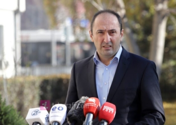 MMPHI jep sqarime pasi shpalli të kundërligjshëm vendimin për strehën e qenve endacakë në Prishtinë