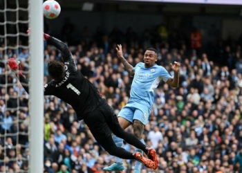 Vendimi i ndarë në ndeshjen e “peshave” të rënda