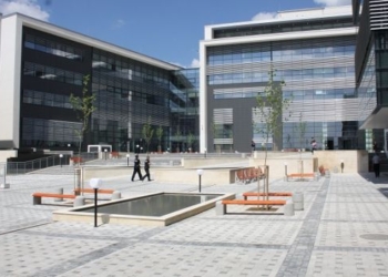 Rrahje në Pallatin e Drejtësisë, referenti sulmoi fizikisht një administrator